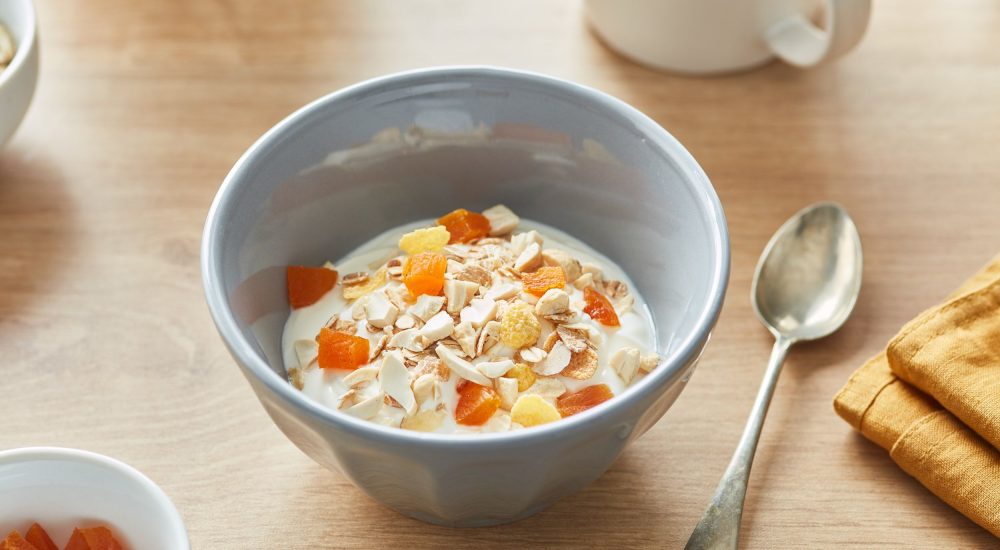 1563177373-yogurt-cashews-apricot0088jpg